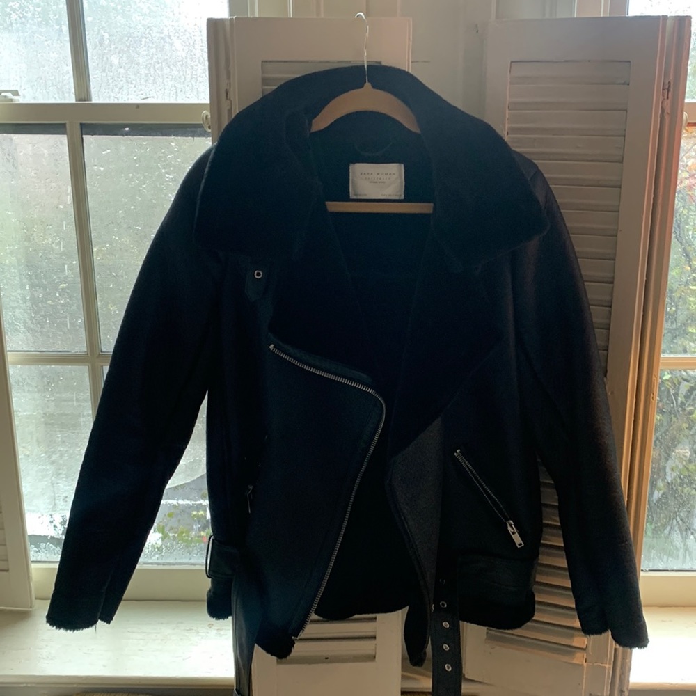 Zara woman faux leather and fur black moto jacket